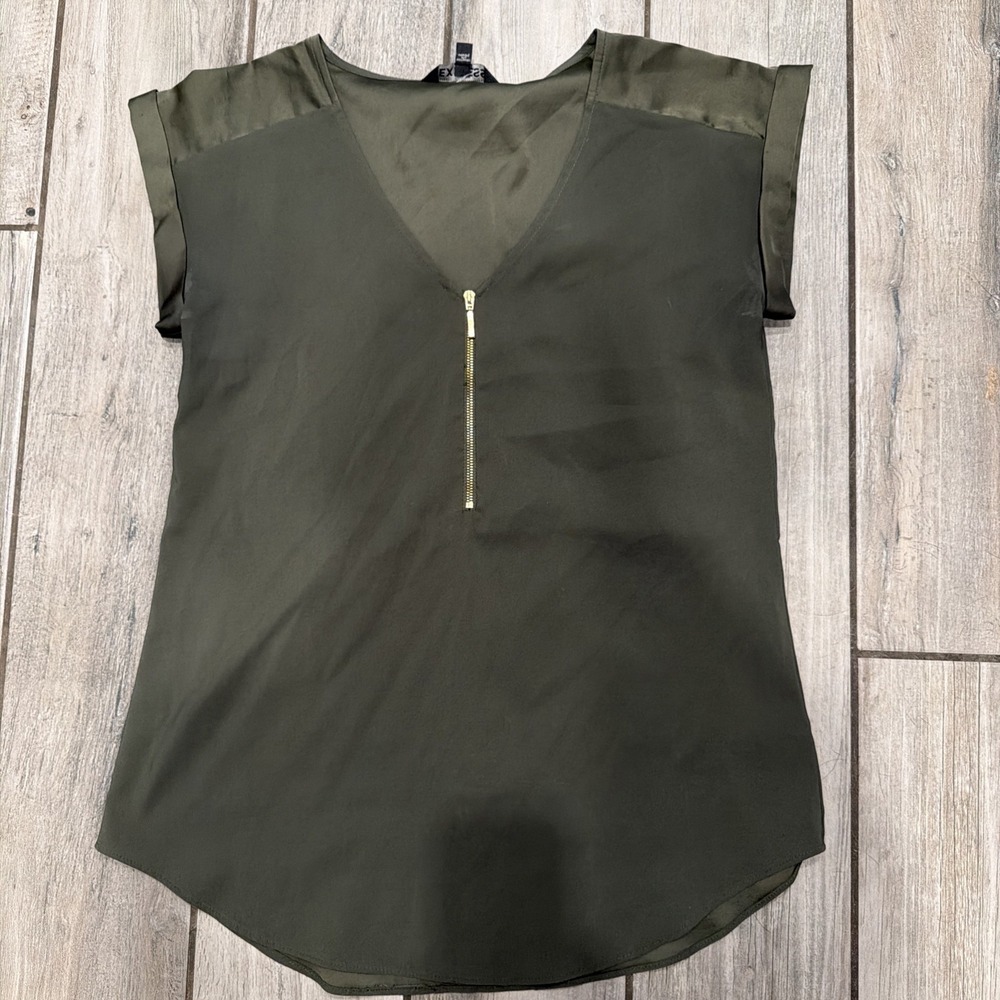 Express Women's S Army Green Solid Chiffon V-Neck Cap Sleeve Half Zip Blouse